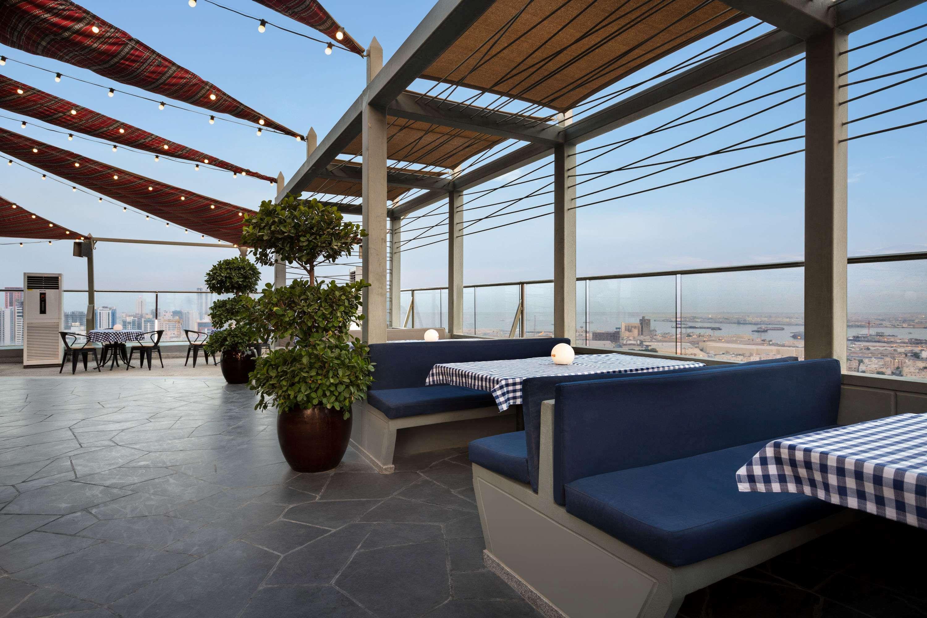 Wyndham Garden Manama Hotel Ngoại thất bức ảnh